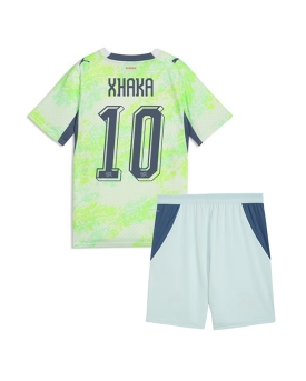 Billige Fotballdrakt Sveits Granit Xhaka #10 Replika Bortedraktsett Barn VM 2026 Kortermet (med bukser)
